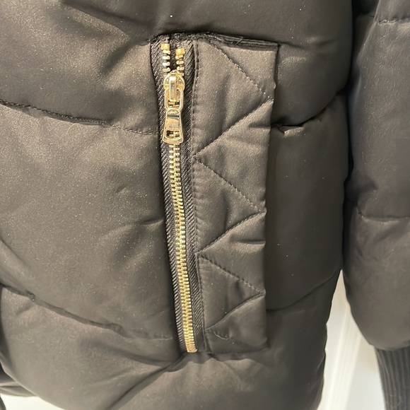 Black Zara Winter Coat with Hood - Picture 4 of 7